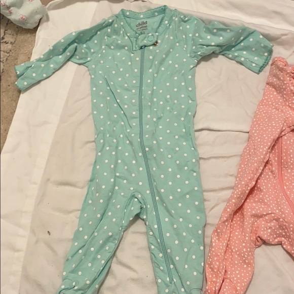 Two pairs pajamas - Picture 5 of 5